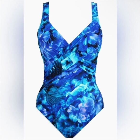 Miraclesuit NWT Sous Marine Revele One Piece
Swimsuit in Blue Multi Size 10 $190 - Picture 6 of 12